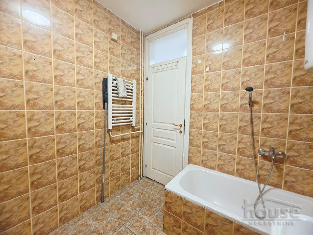 Slika 5 - Stan,NOVI SAD,BULEVAR,kv: 35.00, € 120000, ID: 1066482