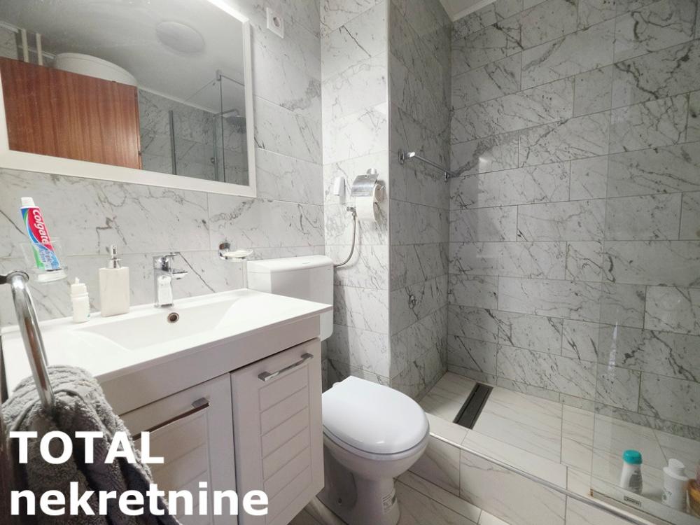 Slika 9 - Stan,NOVI SAD,CENTAR,kv: 48.00, € 170000, ID: 1103273