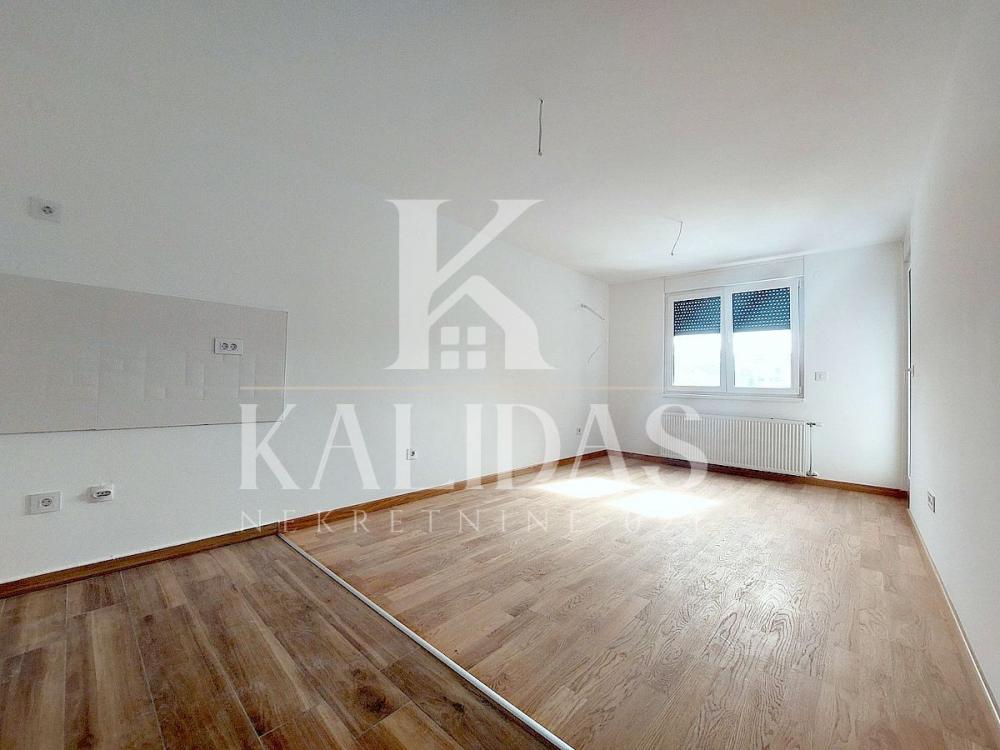 Slika 1 - Stan,NOVI SAD,PODBARA,kv: 53, € 173000, ID: 1009068
