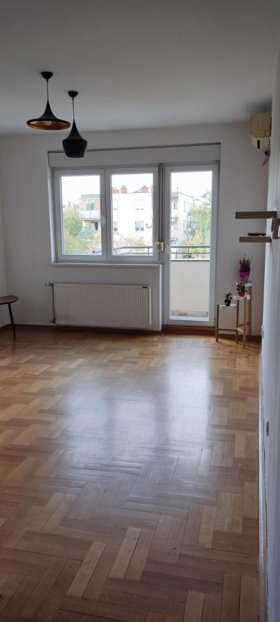Slika 2 - Jednoiposoban, 53m2, Detelinara Novi Sad, sa terasom, ima lift