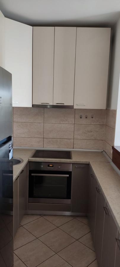 Slika 1 - Jednoiposoban, 53m2, Detelinara Novi Sad, sa terasom, ima lift