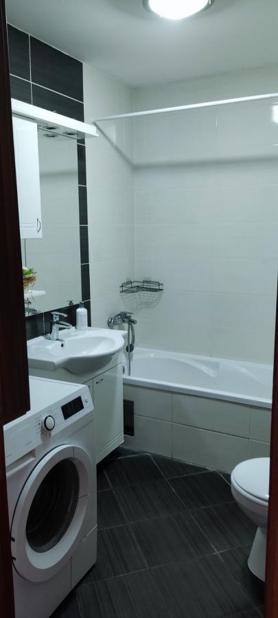 Slika 11 - Jednoiposoban, 53m2, Detelinara Novi Sad, sa terasom, ima lift