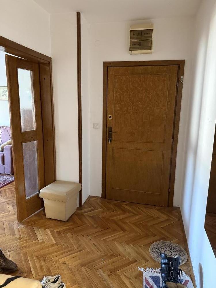 Slika 3 - Jednoiposoban, 63m2, pasterova Novi Sad, sa terasom