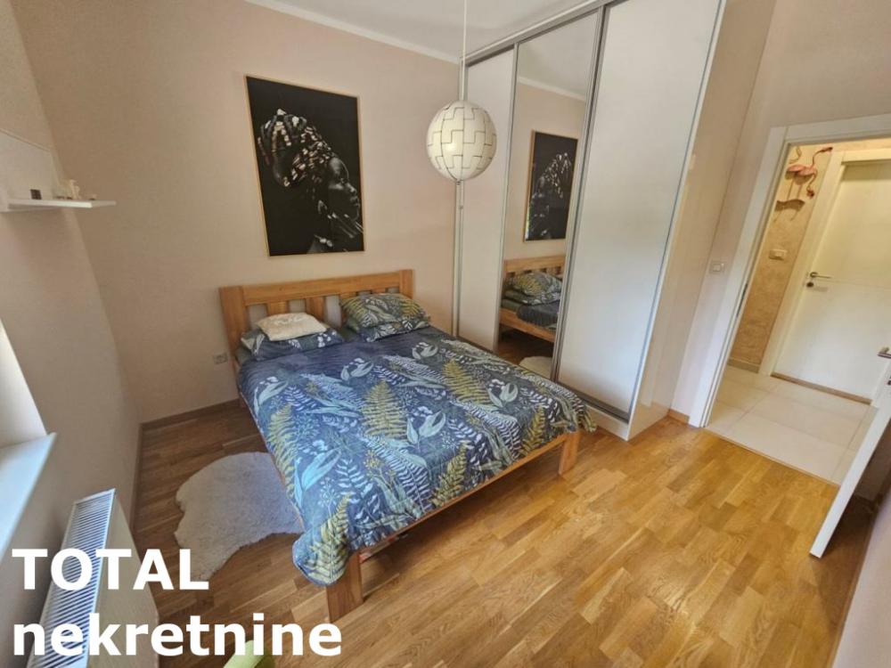 Slika 3 - Stan,NOVI SAD,CENTAR,kv: 45.00, € 180000, ID: 1103120