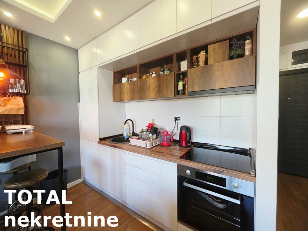 Slika 2 - Stan,NOVI SAD,GRBAVICA,kv: 39.00, € 157000, ID: 1103017