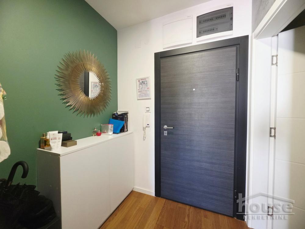 Slika 7 - Stan,NOVI SAD,GRBAVICA,kv: 39.00, € 157000, ID: 1066171