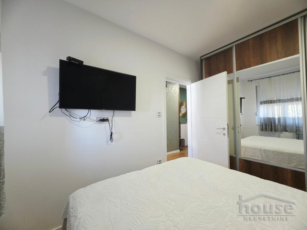 Slika 4 - Stan,NOVI SAD,GRBAVICA,kv: 39.00, € 157000, ID: 1066171