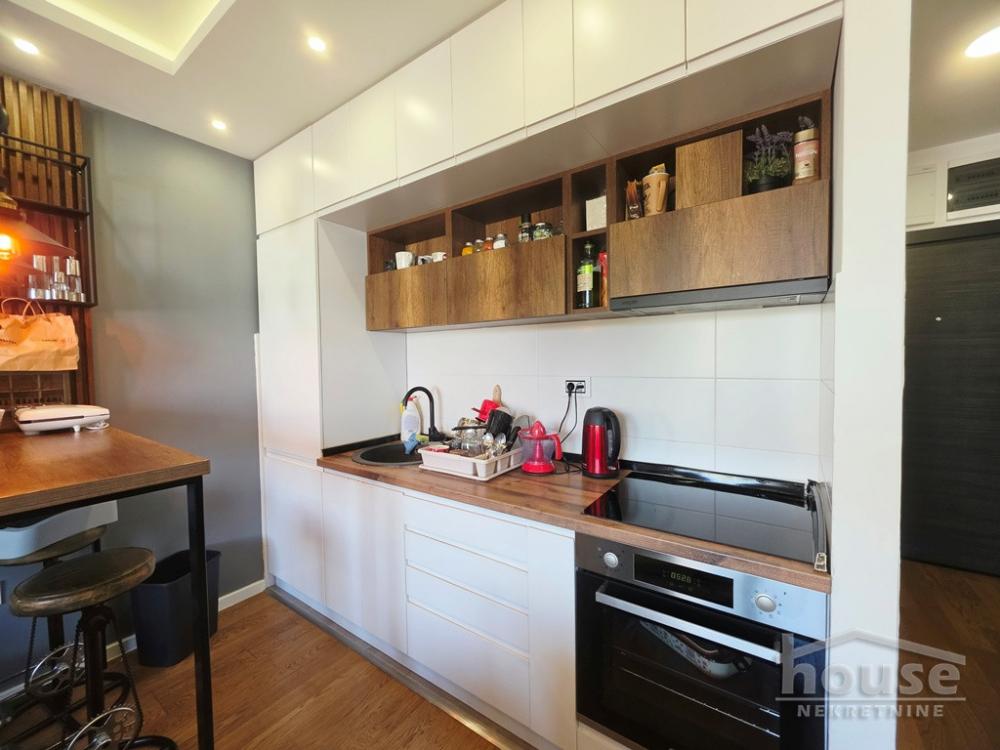 Slika 2 - Stan,NOVI SAD,GRBAVICA,kv: 39.00, € 157000, ID: 1066171