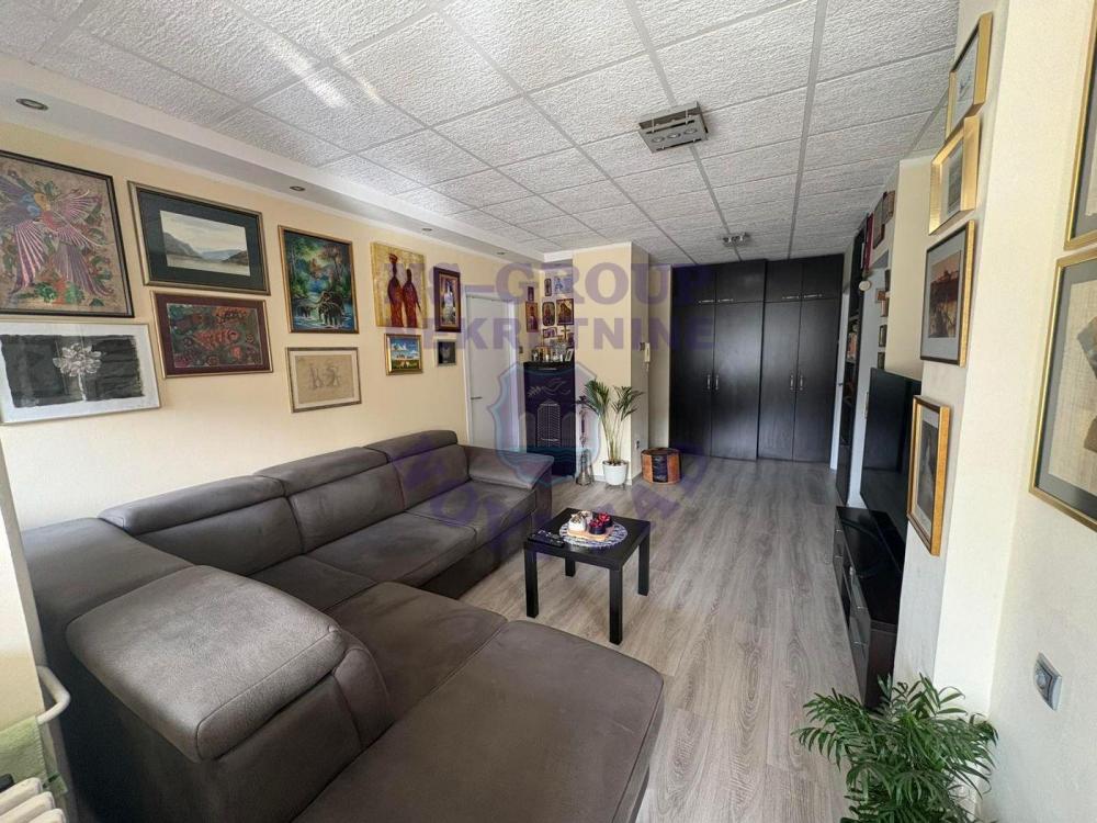 Slika 1 - Dvoiposoban, 59m2, Bulevar oslobođenja Novi Sad, ima lift
