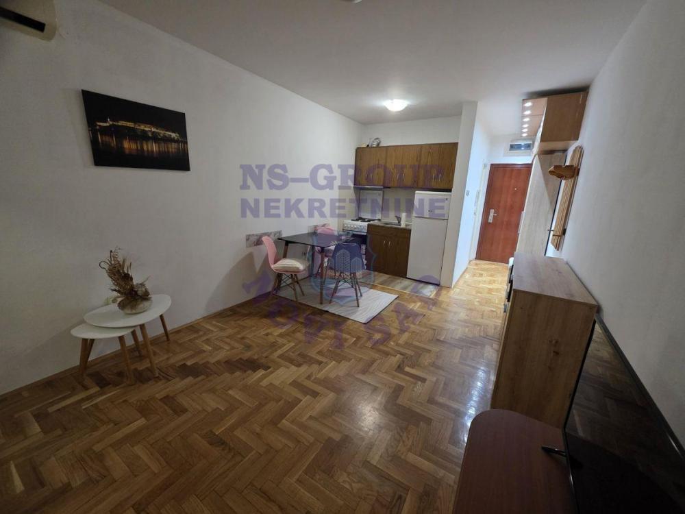 Slika 2 - Fantasticna garsonjera bez trunke ulaganja na Novoj Detelinari