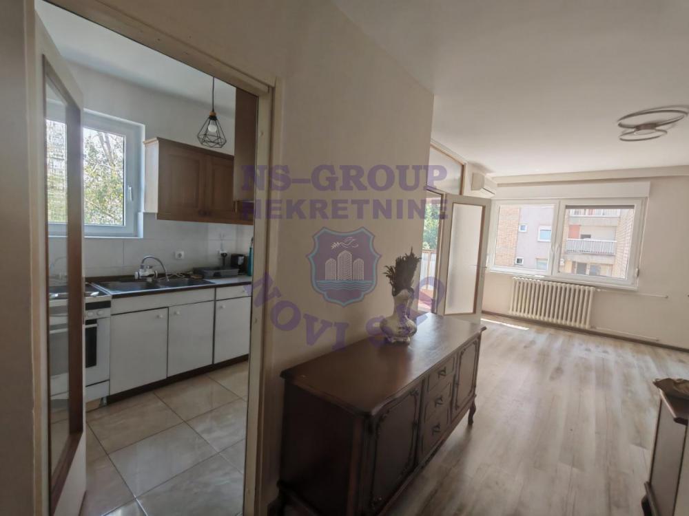 Slika 6 - Prodaja stana, 66m2, Banatić Novi Sad, sa terasom, ima lift
