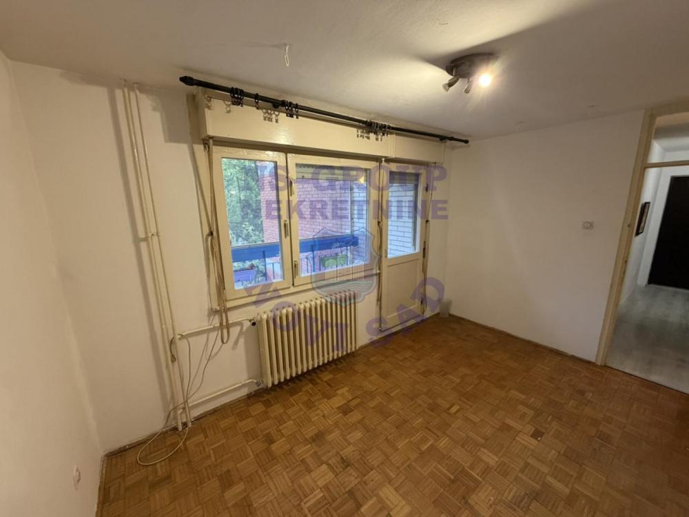 Slika 2 - Komforan trosoban stan na Novom Naselju.