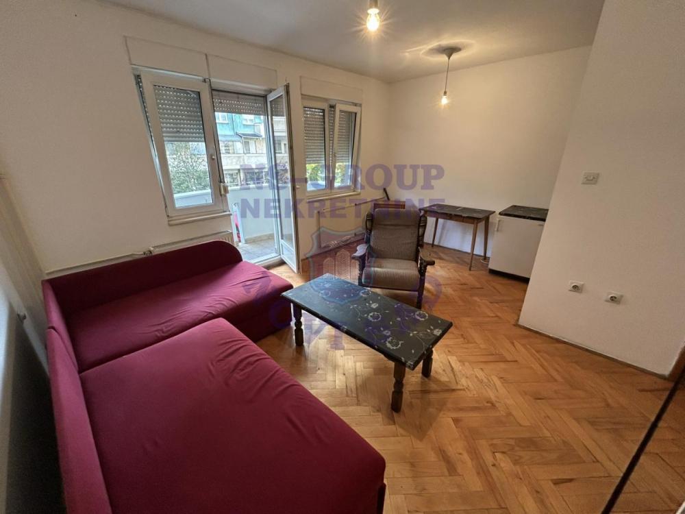 Glavna slika -Garsonjera na Novoj Detelinari