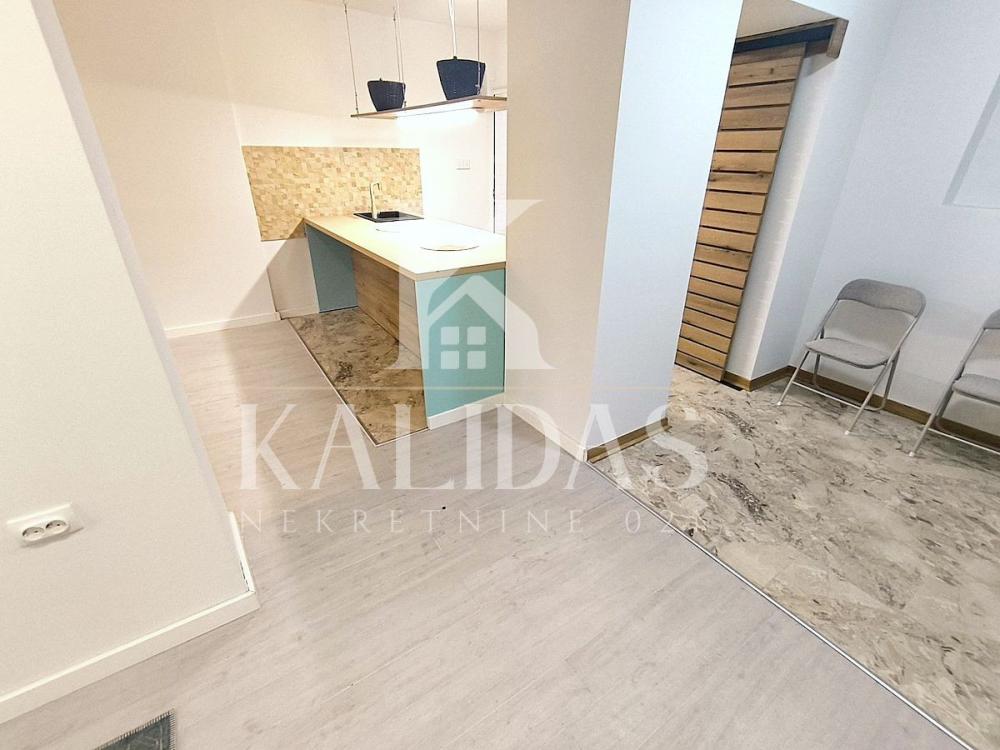 Slika 3 - Stan,NOVI SAD,CENTAR,kv: 37, € 102900, ID: 1008544