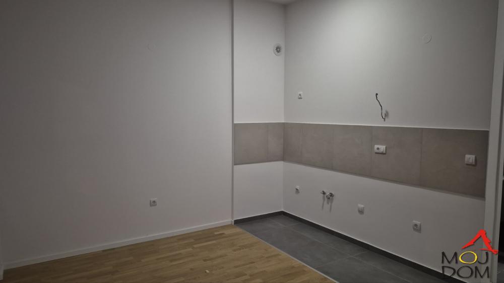 Slika 1 - Stan,NOVI SAD,GRBAVICA,kv: 31, € 107000, ID: 1032883