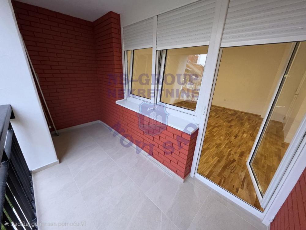 Slika 11 - Trosoban, 69m2, Novo naselje Novi Sad, sa terasom, ima lift