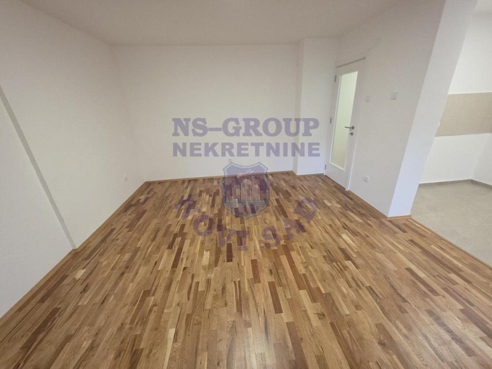 Slika 5 - Trosoban, 69m2, Novo naselje Novi Sad, sa terasom, ima lift