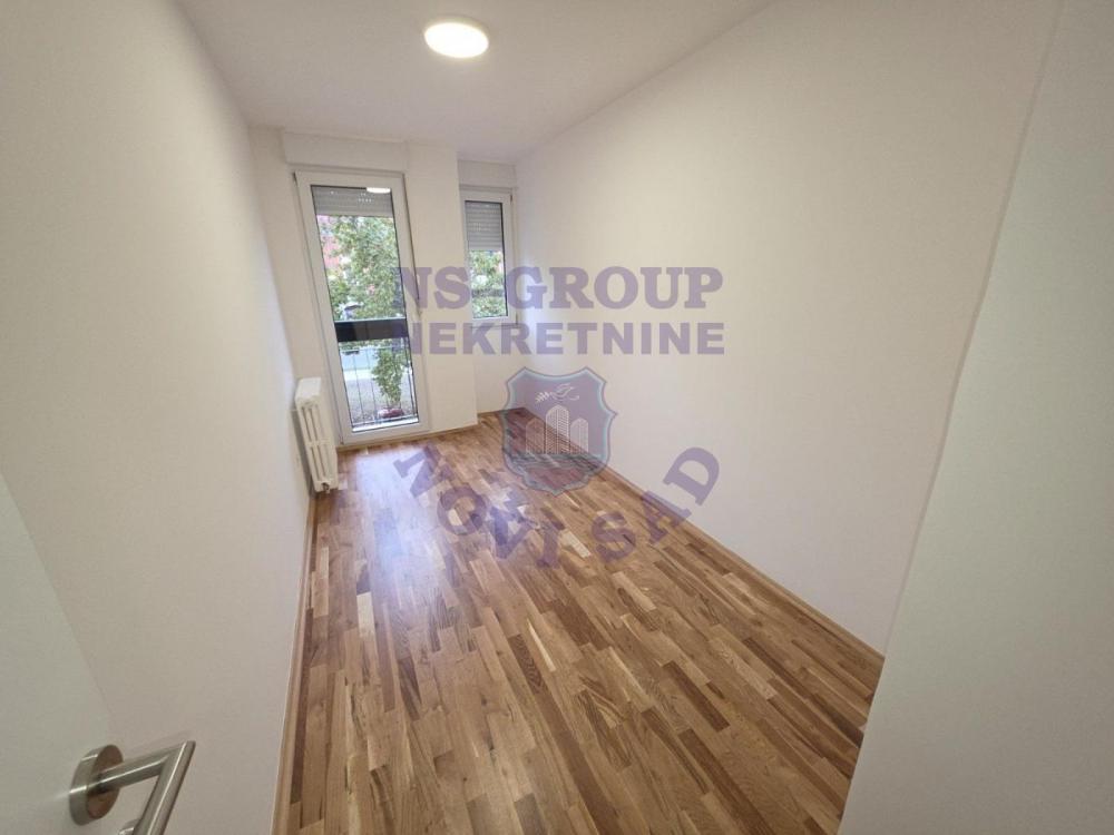 Slika 8 - Trosoban, 69m2, Novo naselje Novi Sad, sa terasom