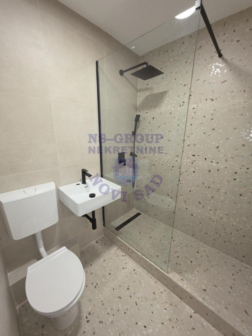 Slika 10 - Trosoban, 69m2, Novo naselje Novi Sad, sa terasom