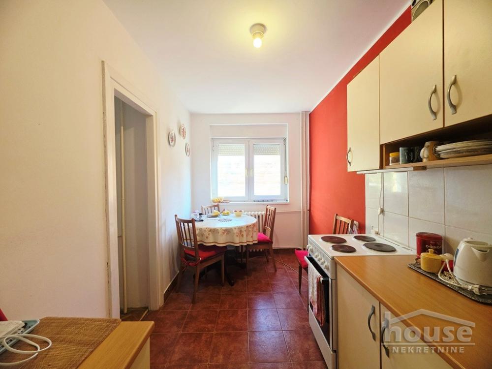 Slika 4 - Stan,NOVI SAD,BULEVAR,kv: 51.00, € 150000, ID: 1066491