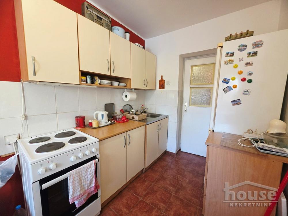 Slika 2 - Stan,NOVI SAD,BULEVAR,kv: 51.00, € 150000, ID: 1066491