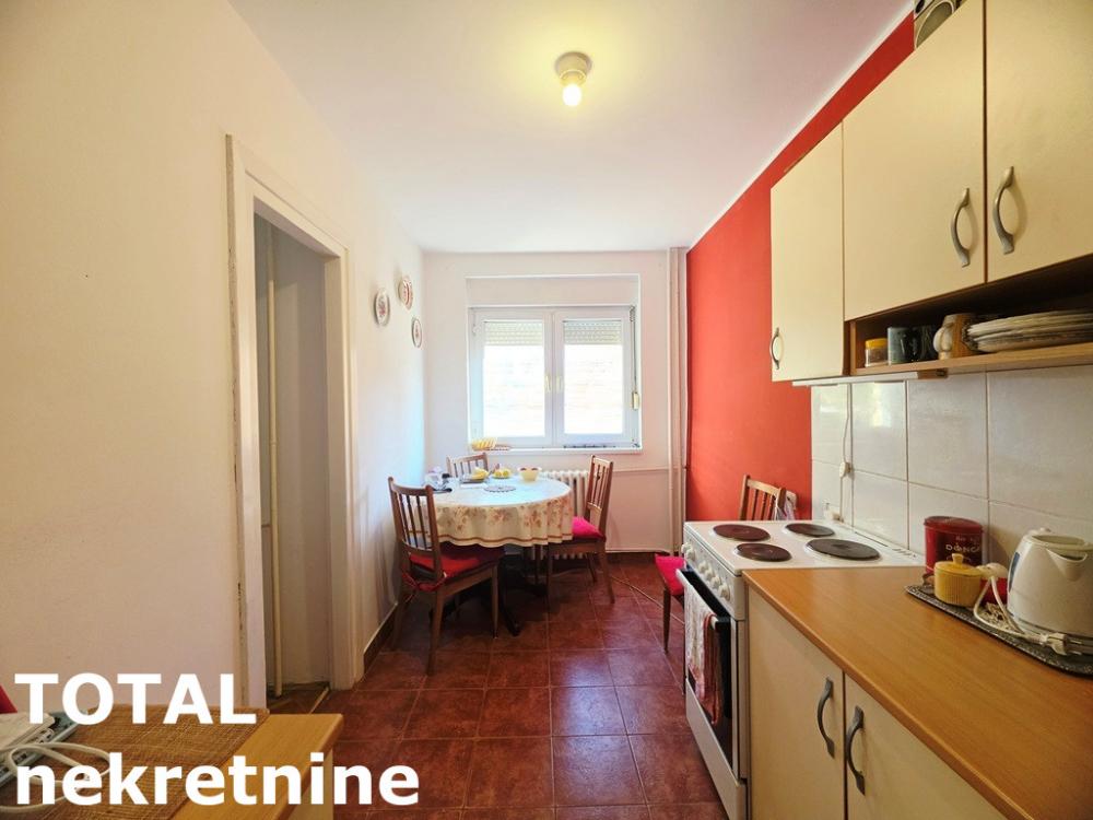 Slika 4 - Stan,NOVI SAD,BULEVAR,kv: 51.00, € 150000, ID: 1103337