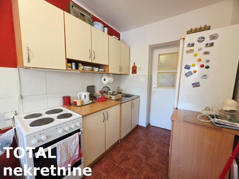Slika 2 - Stan,NOVI SAD,BULEVAR,kv: 51.00, € 150000, ID: 1103337