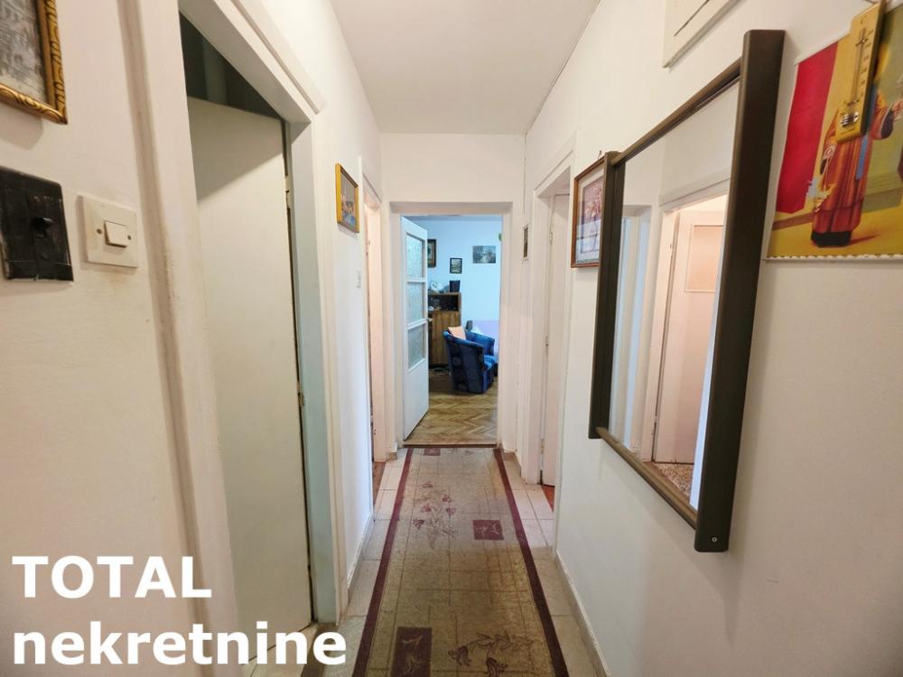 Slika 9 - Stan,NOVI SAD,BULEVAR,kv: 51.00, € 150000, ID: 1103337