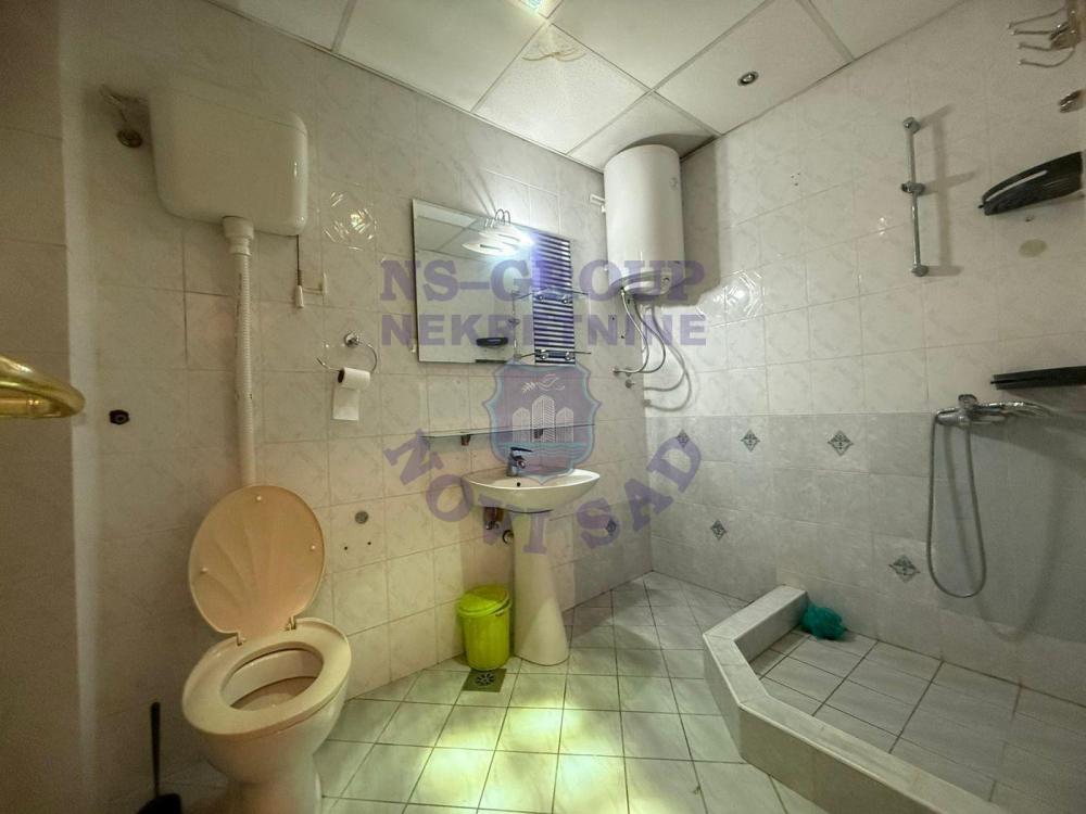 Slika 8 - Dvosoban, 68m2, Spens Novi Sad Novi Sad, sa terasom, ima lift