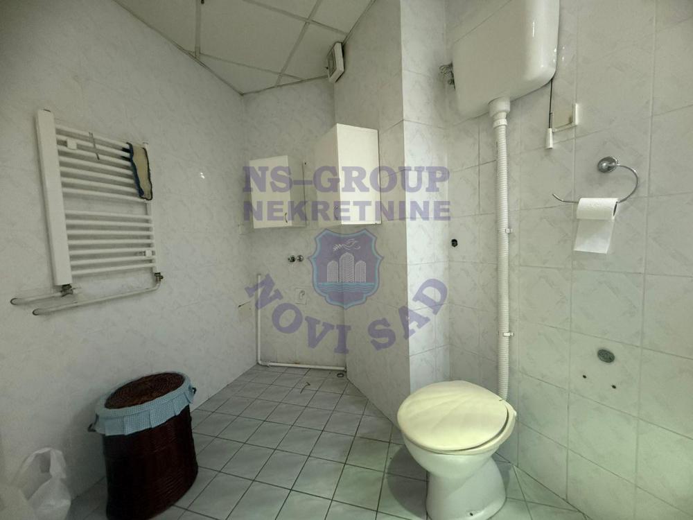 Slika 9 - Dvosoban, 68m2, Spens Novi Sad Novi Sad, sa terasom, ima lift