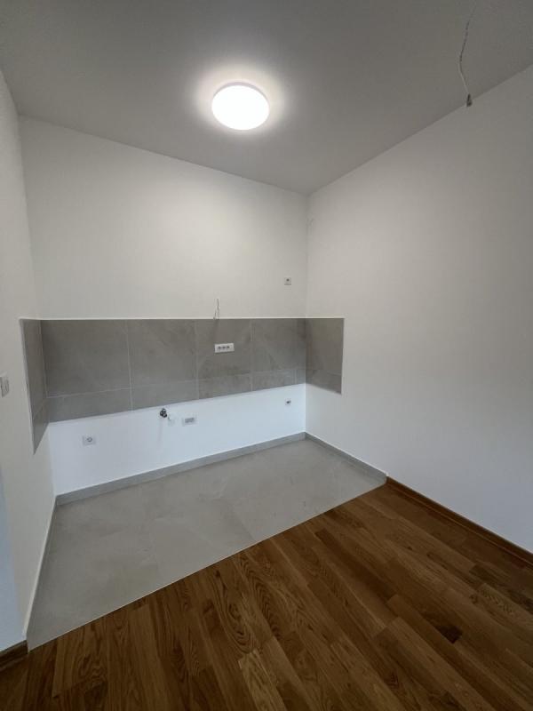 Slika 2 - Stan,NOVI SAD,TELEP,kv: 44.00, € 136750, ID: 1059818