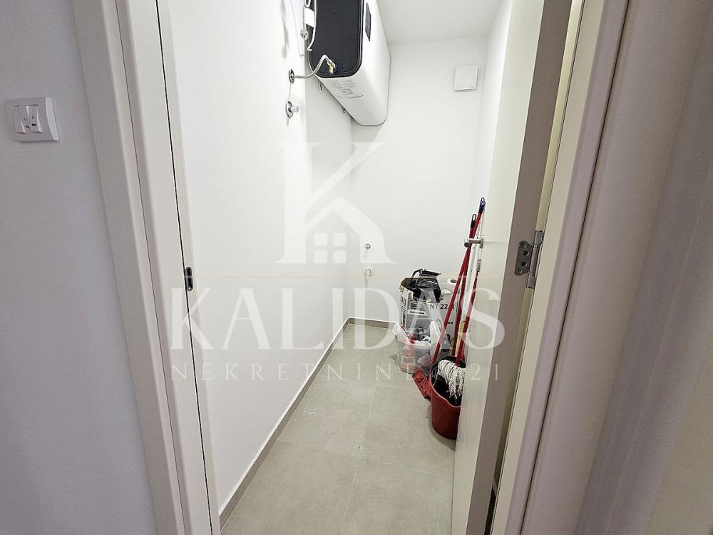 Slika 10 - Stan,NOVI SAD,ŽELEZNIČKA STANICA,kv: 95, € 277000, ID: 1009086