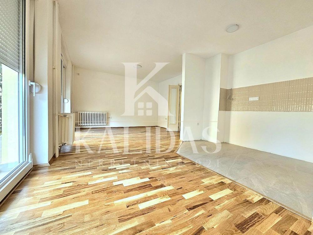 Slika 2 - Stan,NOVI SAD,ŽELEZNIČKA STANICA,kv: 95, € 277000, ID: 1009086