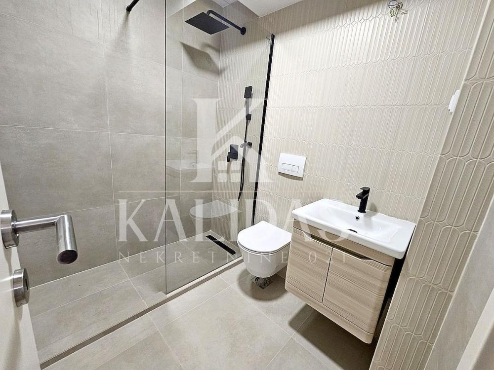 Slika 11 - Stan,NOVI SAD,ŽELEZNIČKA STANICA,kv: 95, € 277000, ID: 1009086