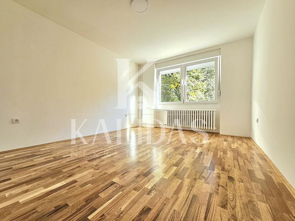 Slika 4 - Stan,NOVI SAD,ŽELEZNIČKA STANICA,kv: 95, € 277000, ID: 1009086