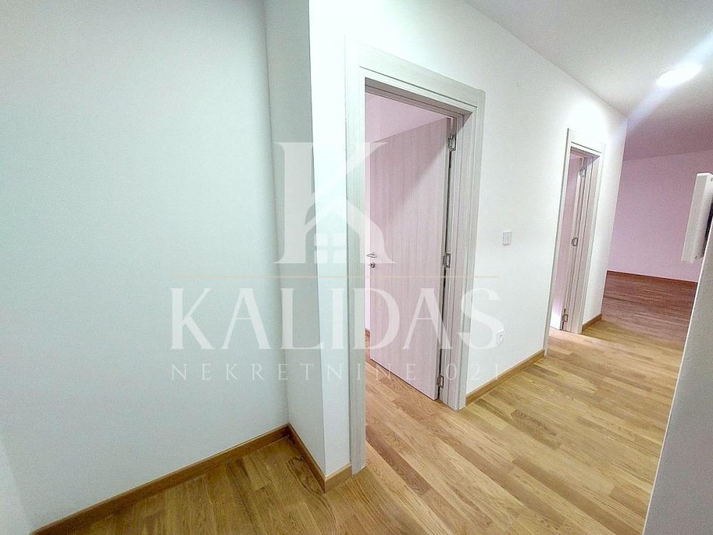 Slika 3 - Stan,NOVI SAD,PODBARA,kv: 63, € 208500, ID: 1009067