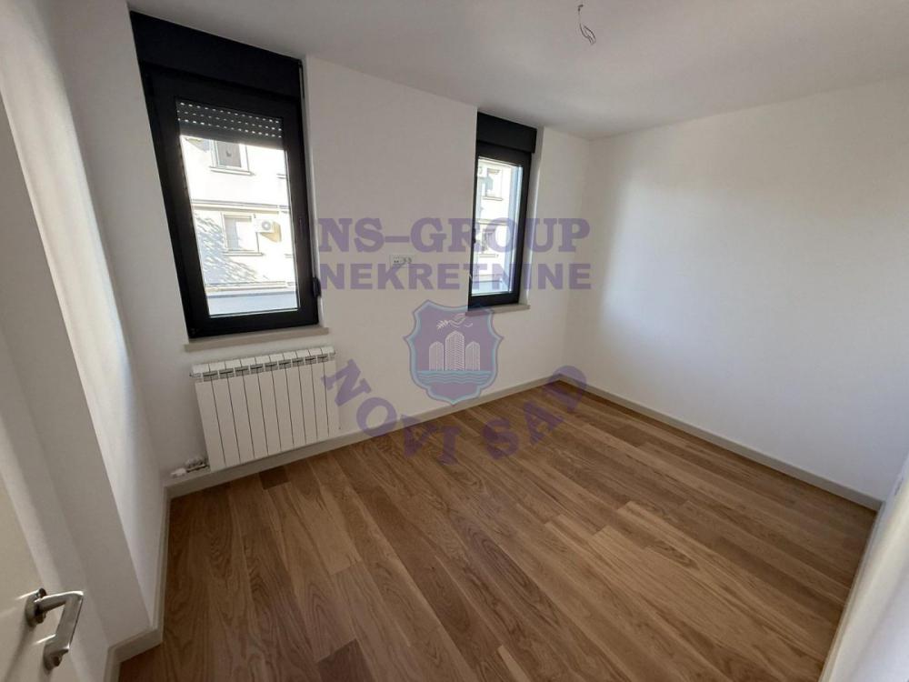 Slika 9 - Odličan četvorosoban - 81m2 !