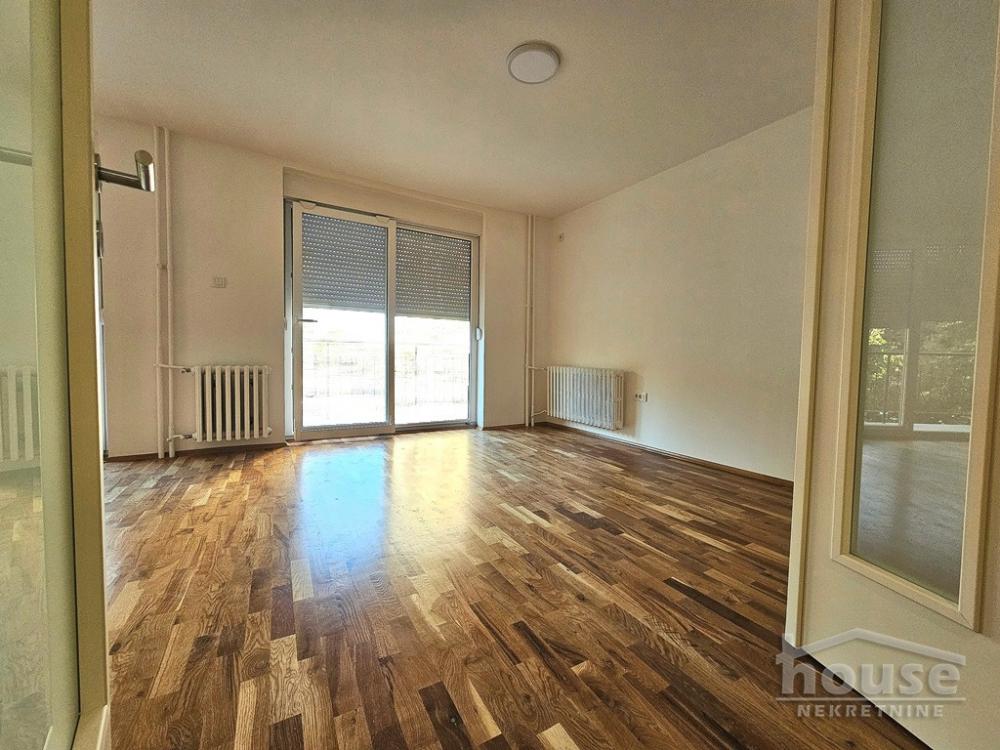 Slika 4 - Stan,NOVI SAD,ZELEZNICKA STANICA,kv: 99.00, € 269000, ID: 1066507