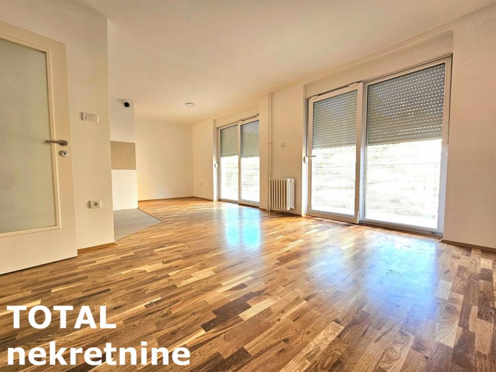 Slika 1 - Stan,NOVI SAD,ZELEZNICKA STANICA,kv: 99.00, € 269000, ID: 1103353