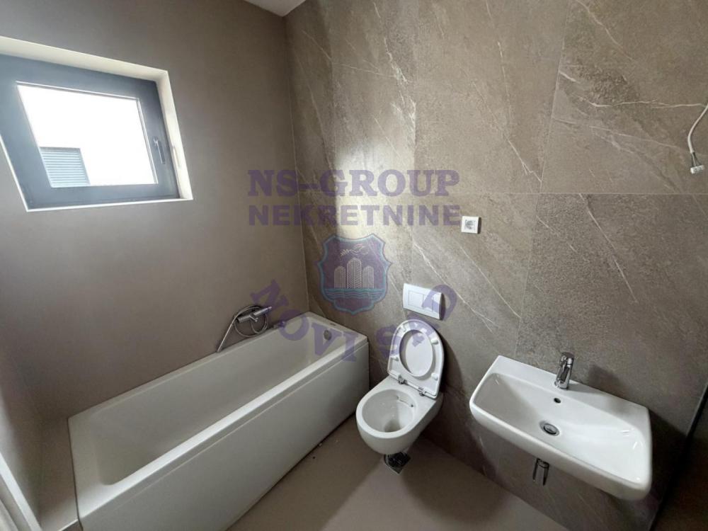 Slika 1 - Prodaja stana, 111m2, Mišeluk Novi Sad, sa terasom