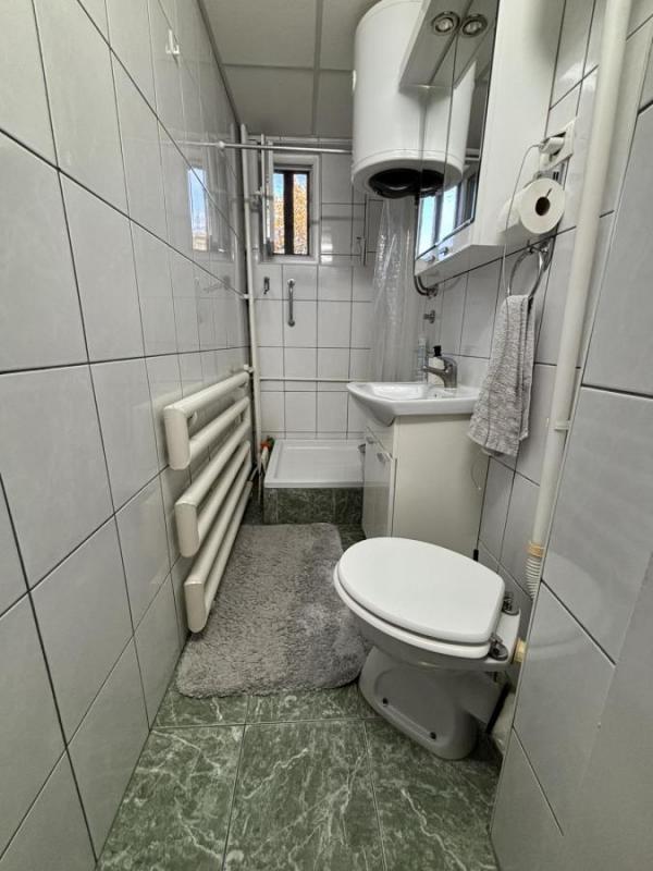 Slika 9 - Dvosoban namešten stan Kod Železničke stanice