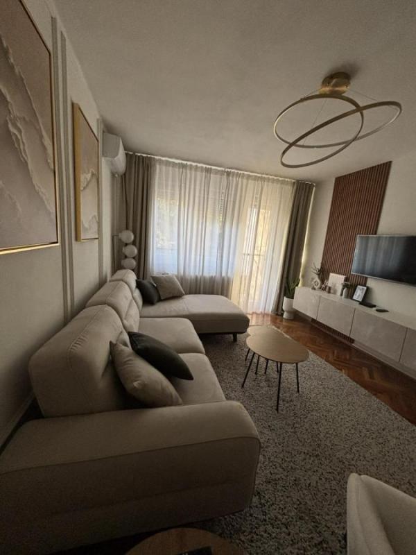 Slika 1 - Dvosoban namešten stan Kod Železničke stanice
