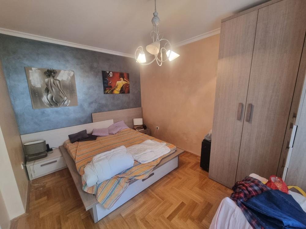 Slika 2 - Dvosoban, 39m2, Socijalno Novi Sad, ima lift