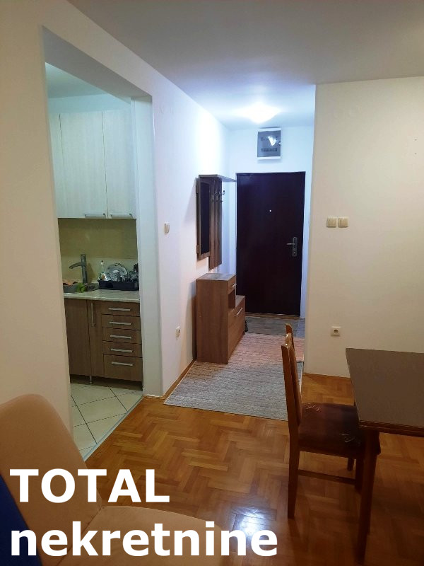 Slika 9 - Stan,NOVI SAD,TELEP,kv: 27.00, € 88000, ID: 1103179