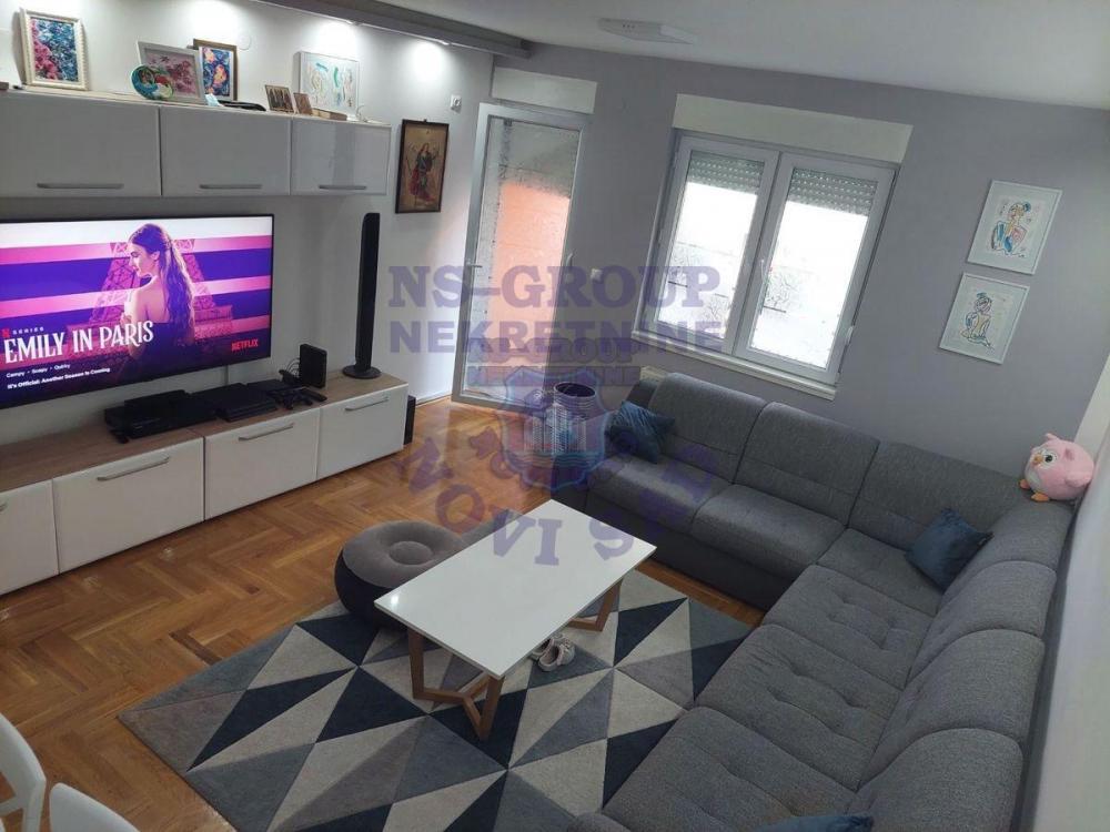 Glavna slika -Odlican trosoban stan u uzem centru grada 78m2