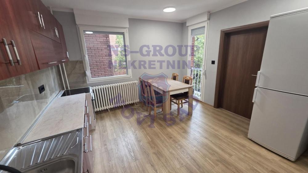 Slika 4 - Trosoban, 72m2, Avijatičarsko naselje Novi Sad