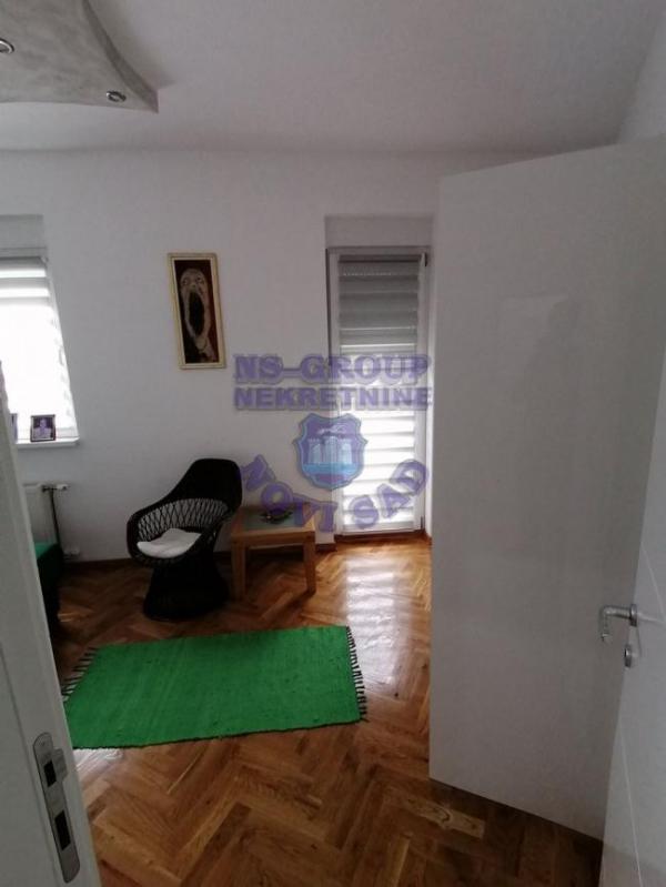 Slika 7 - Trosoban, 73m2, Bulevar patrijarha Pavla (Somborski bulevar) Novi Sad, sa terasom, ima lift