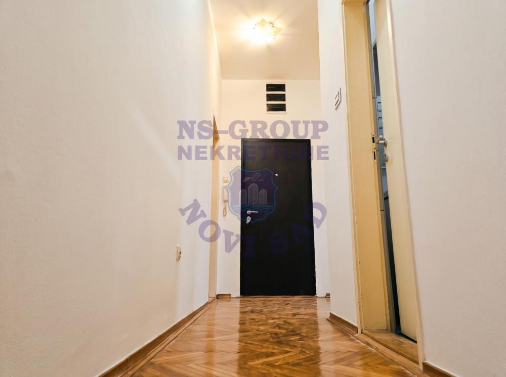 Slika 9 - Trosoban, 71m2, Sonje Marinković Novi Sad, sa terasom, sa parkingom