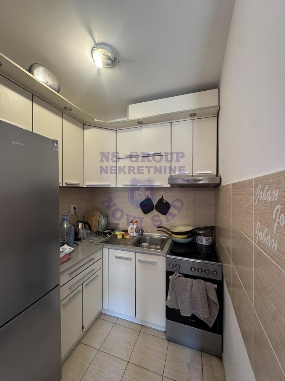 Slika 2 - Jednoiposoban, 37m2, Nova Detelinara Novi Sad, sa terasom, ima lift
