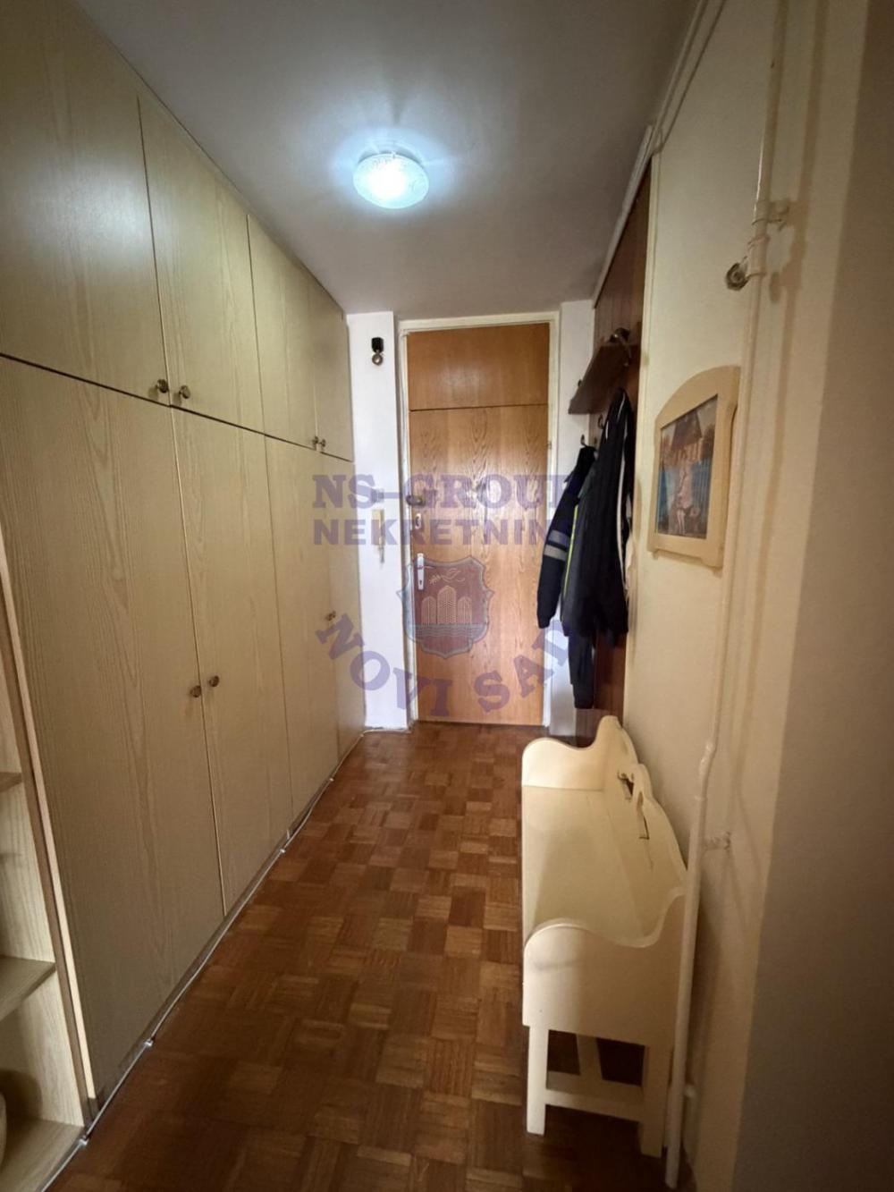 Slika 7 - Trosoban, 64m2, Liman 4 Novi Sad, sa terasom, ima lift